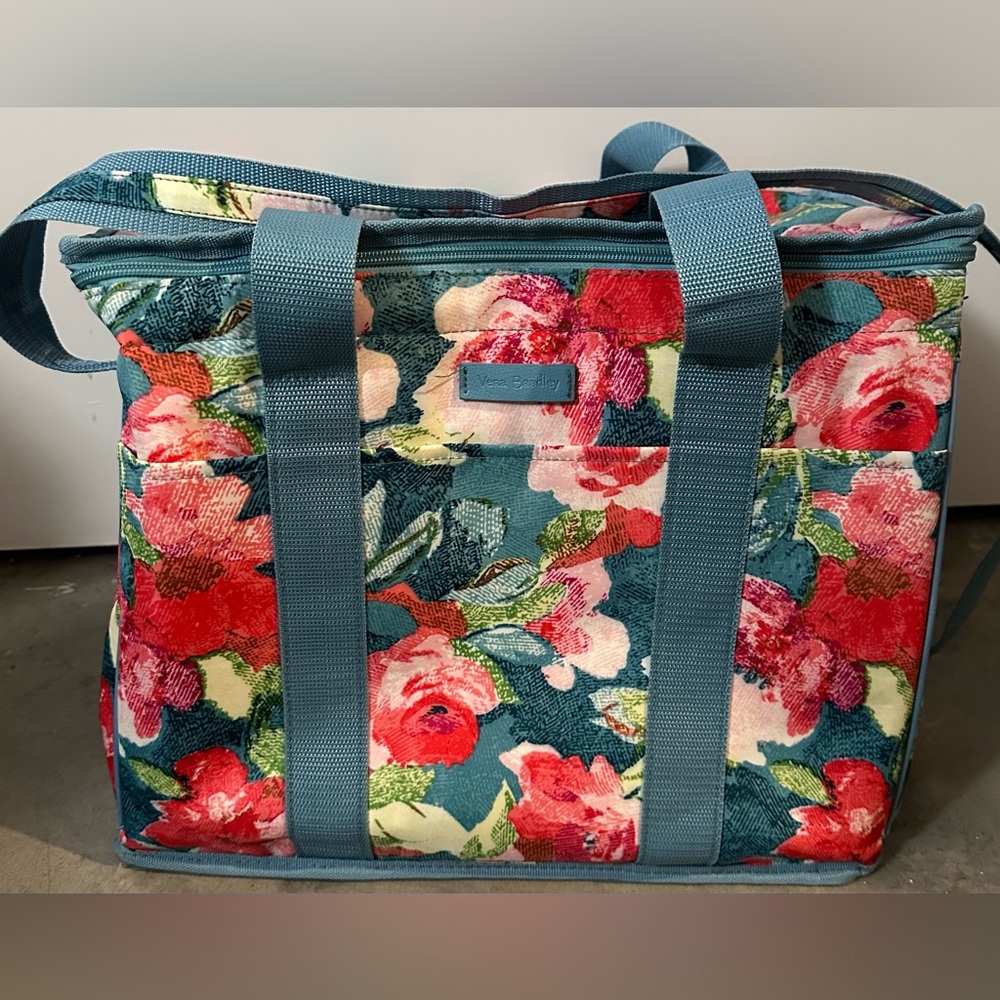 Vera Bradley Beach Cooler in SuperBloom